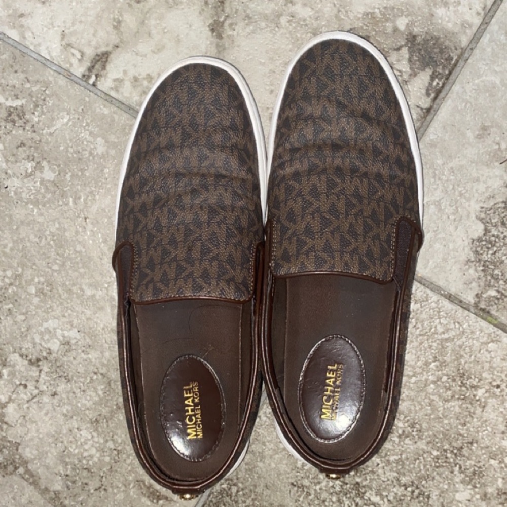 Size 8 brown Mk platforms